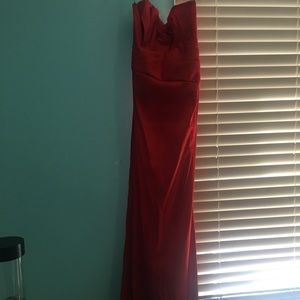 RED STRAPLESS STRETCHY LONG DRESS